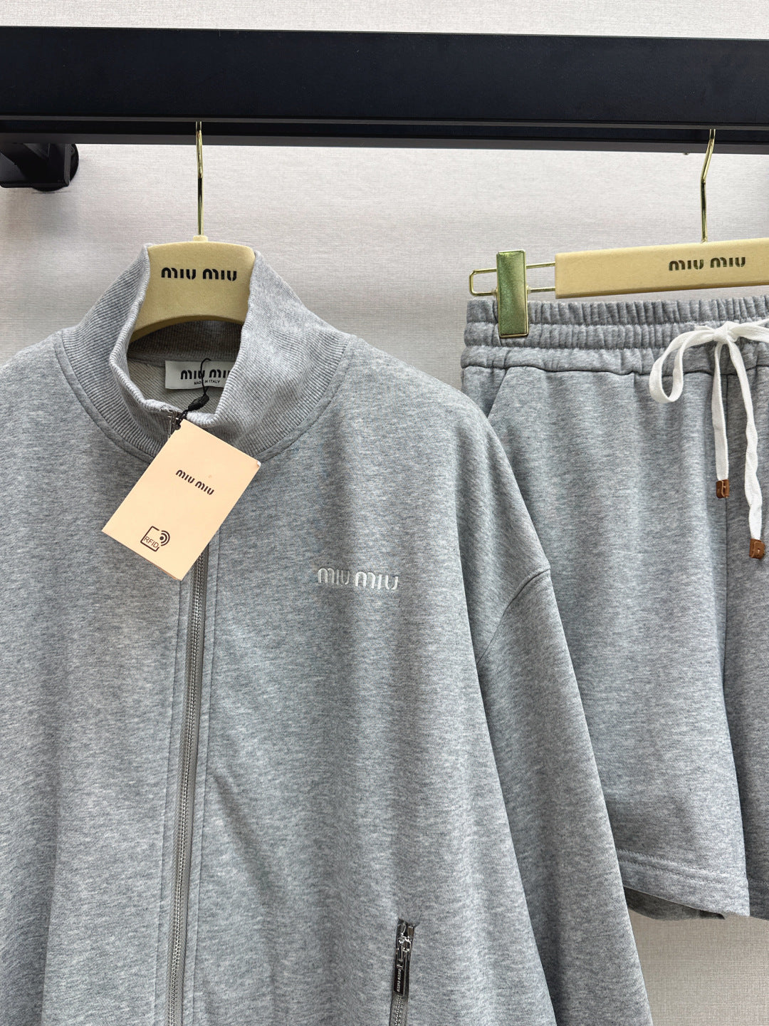 Miu New embroidery suit