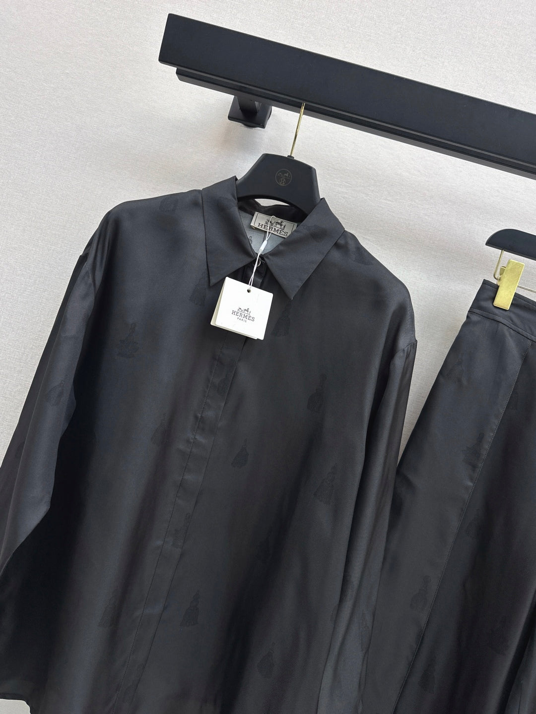 Herm New printed silk shirt