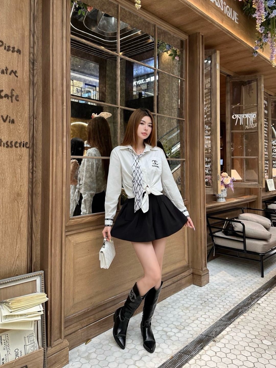 Chan New scarf-decorated shirt