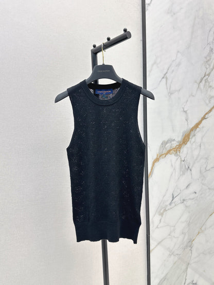 Louis New sleeveless vest