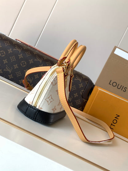 New 💯 ladies' bags