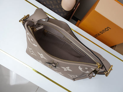 New 💯 ladies' bags