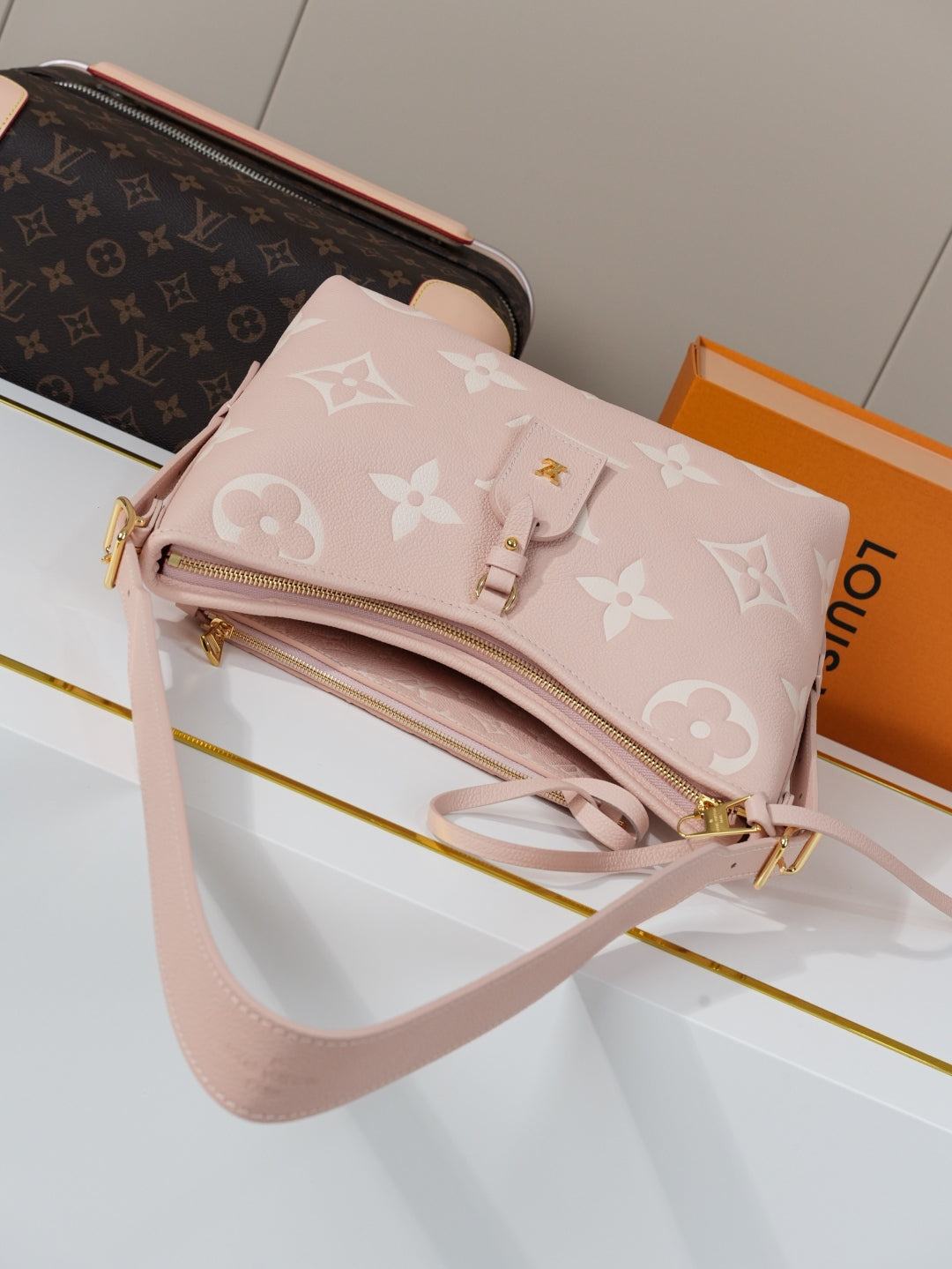 New 💯 ladies' bags