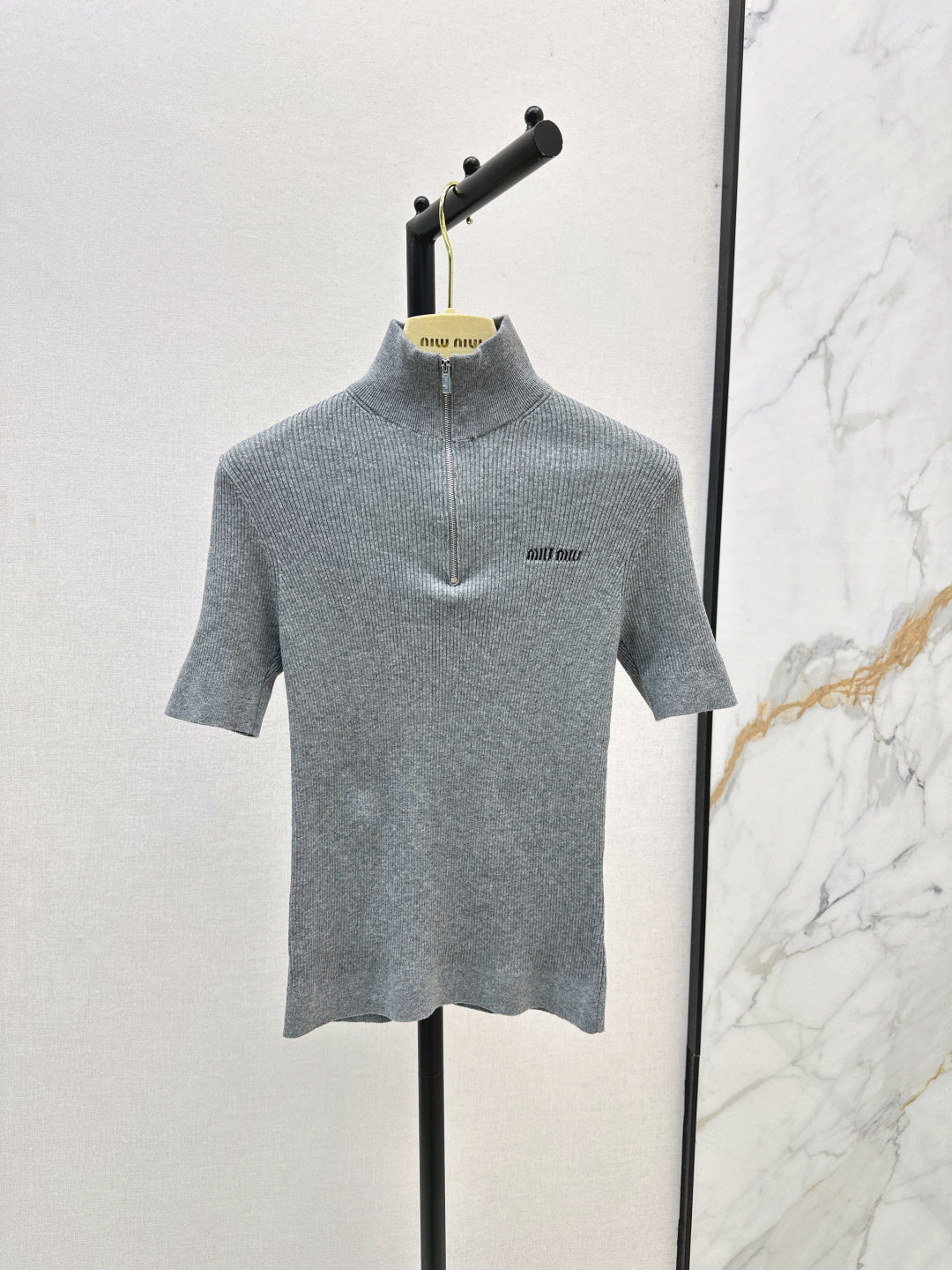 Miu New knitted cropped sweater