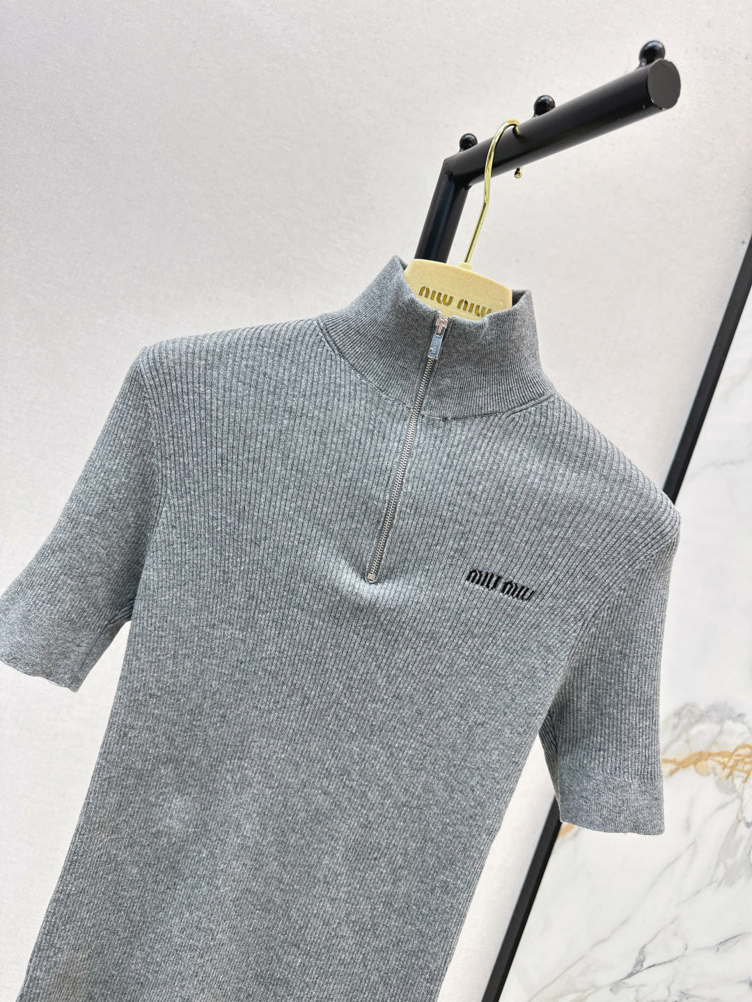 Miu New knitted cropped sweater