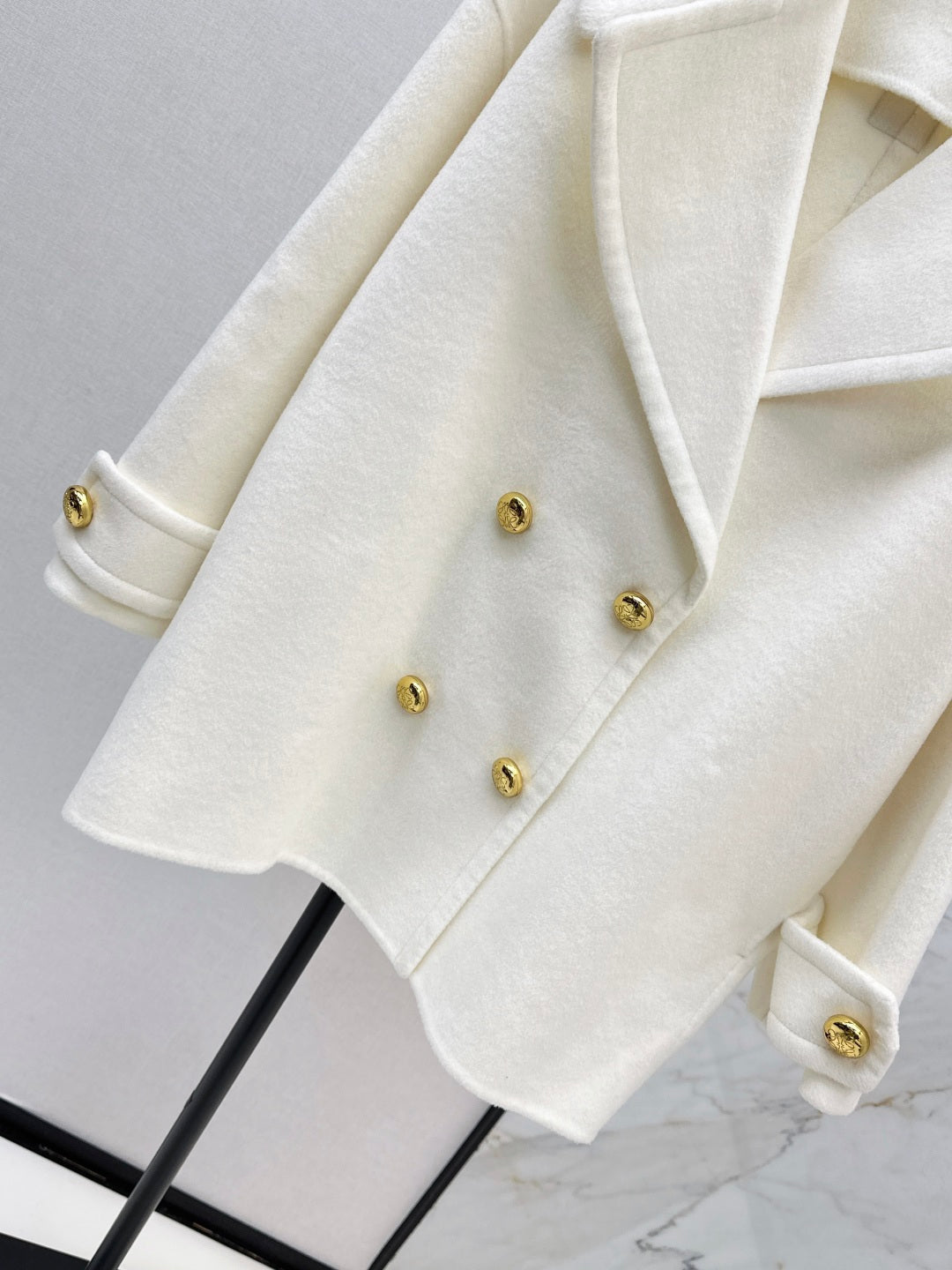 Loe New mid-length coat