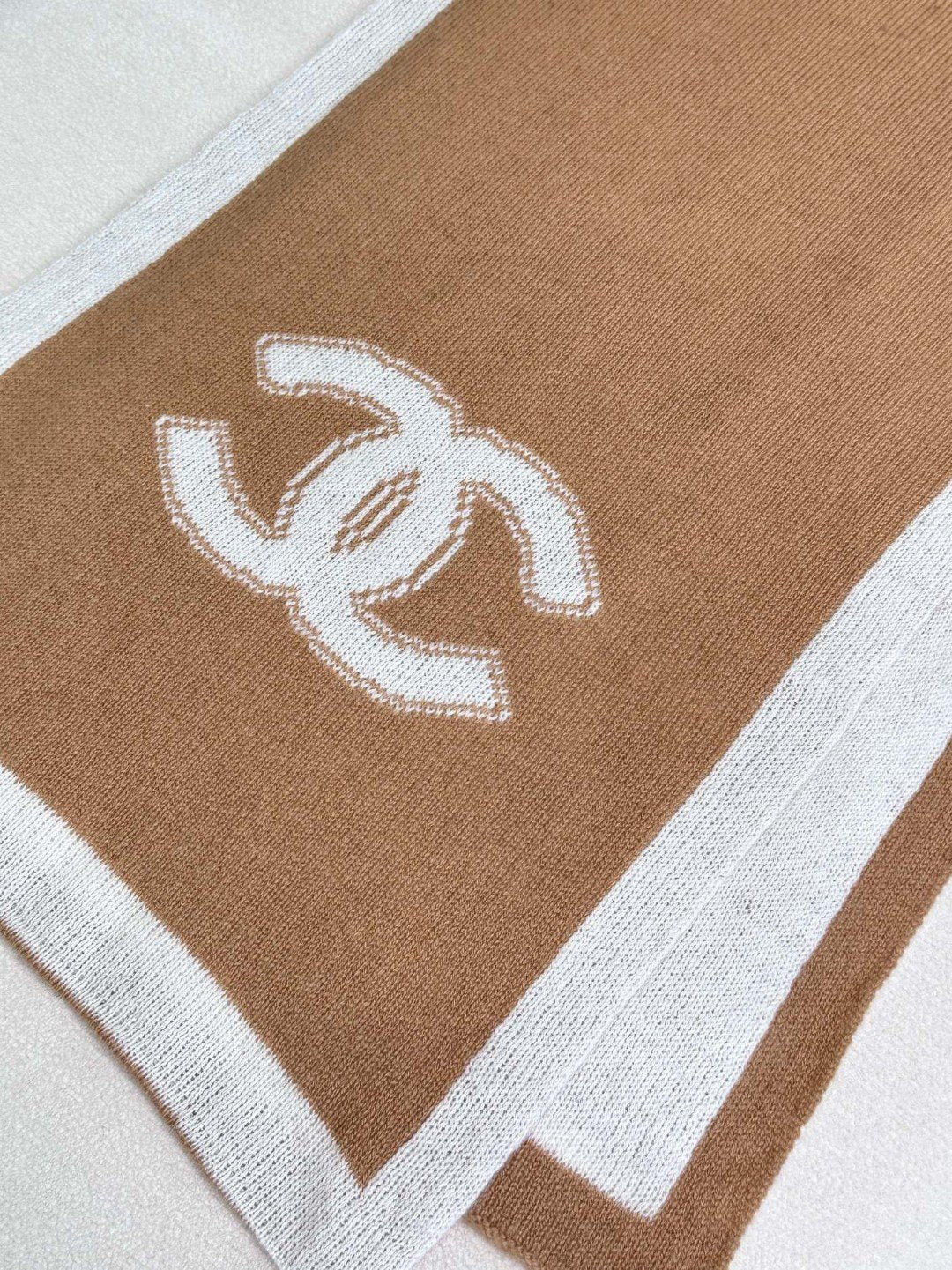 Chan High end knitted patchwork scarf