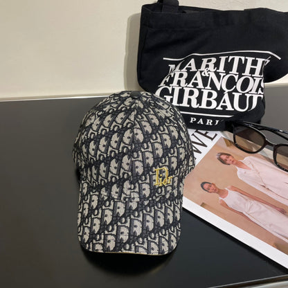 CD New embroidered baseball cap