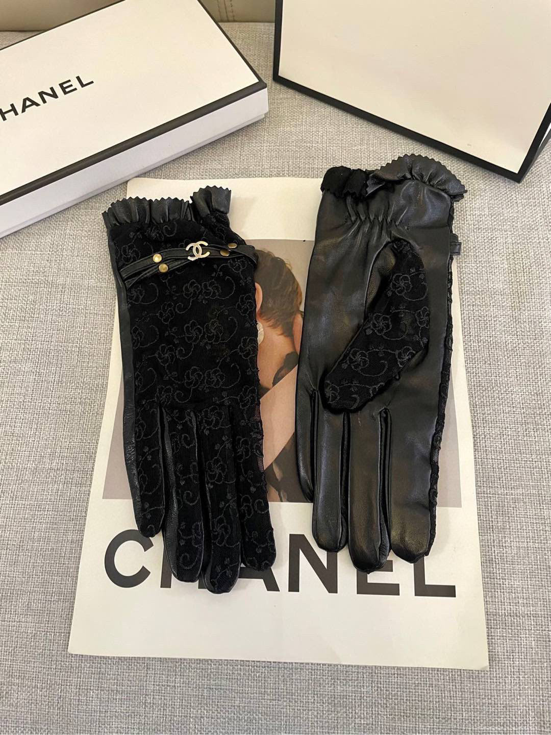Chan Latest lace mesh fashion gloves