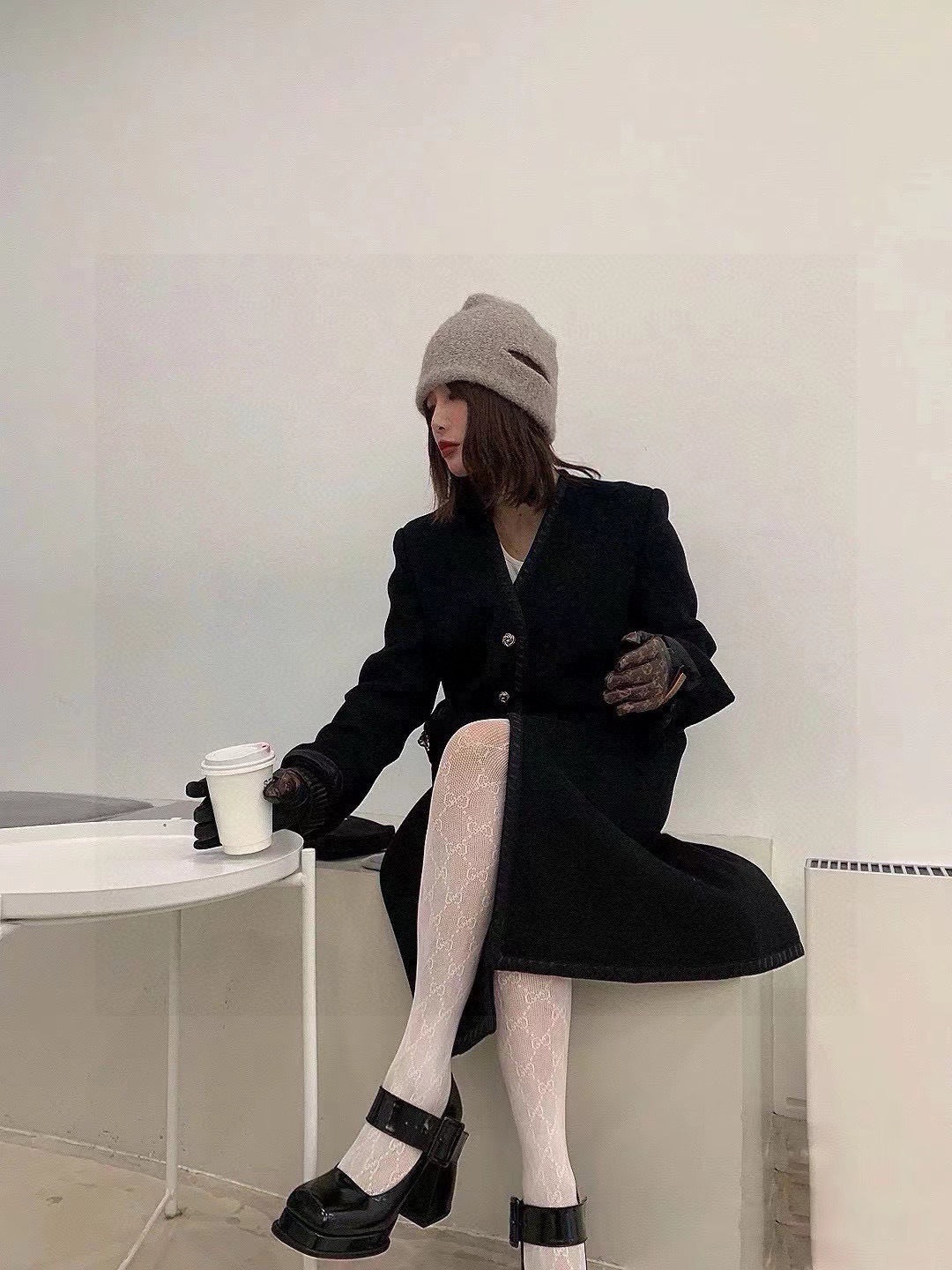 Small double G letter fishnet stockings