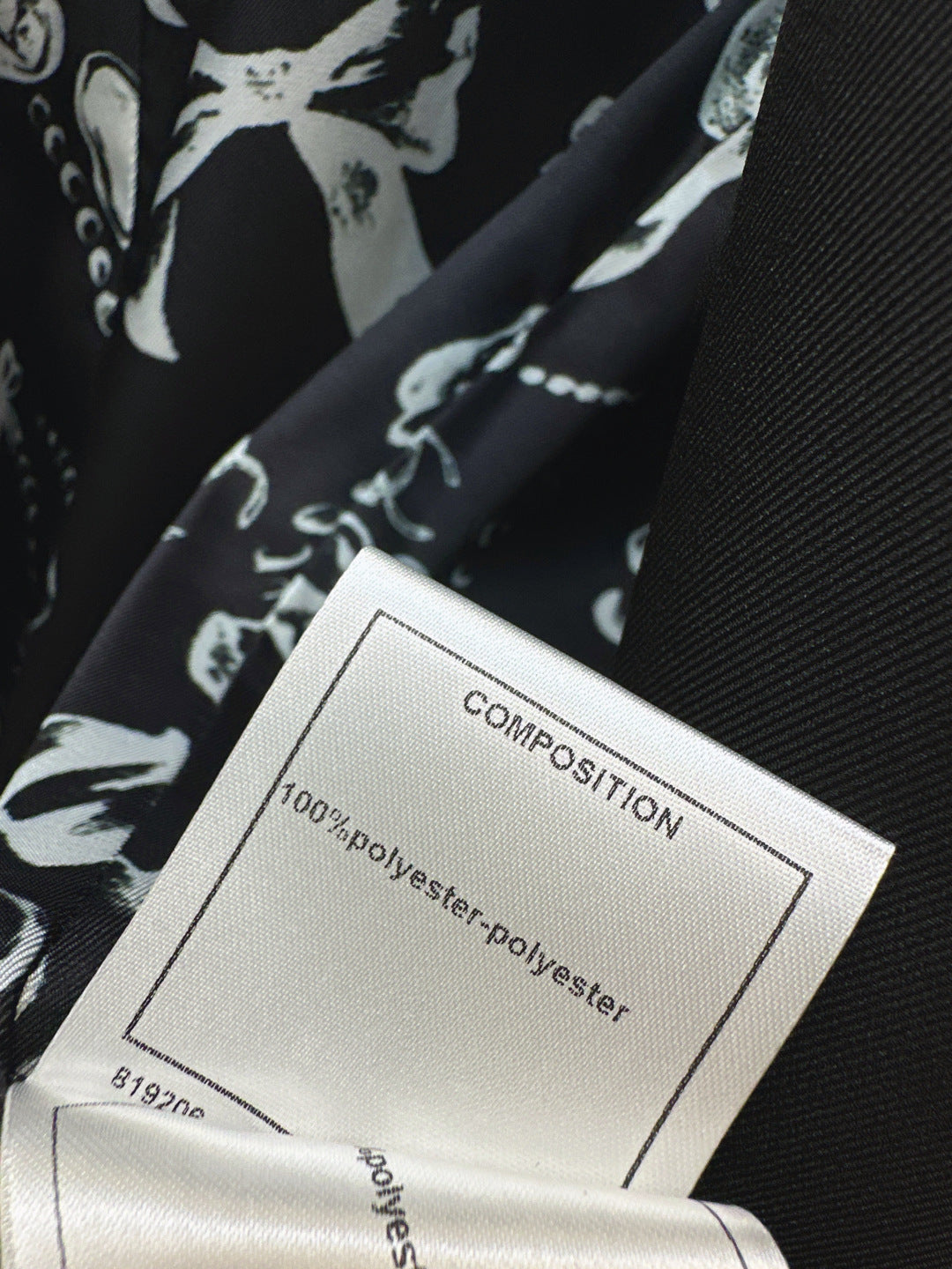 Chan New Brooch Blazer