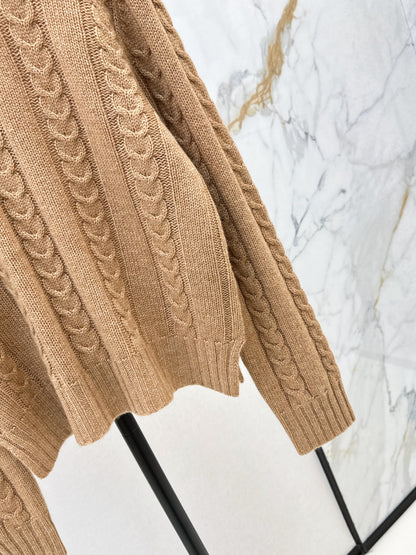 Loe NEW V-neck sweater