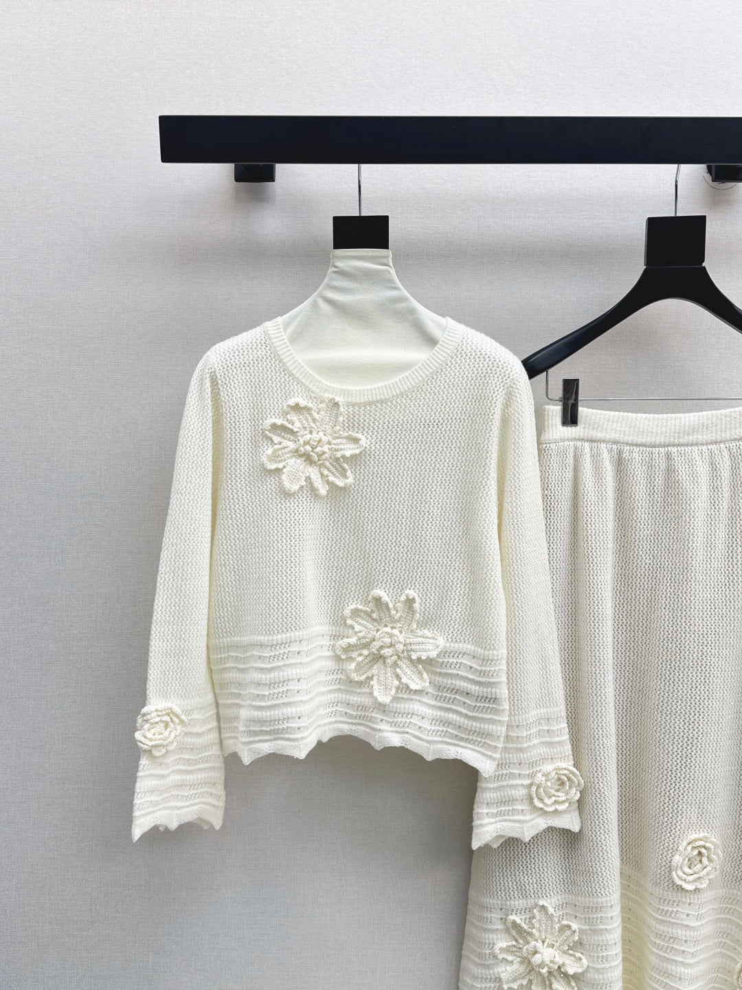 Va1en NEW knitted suit