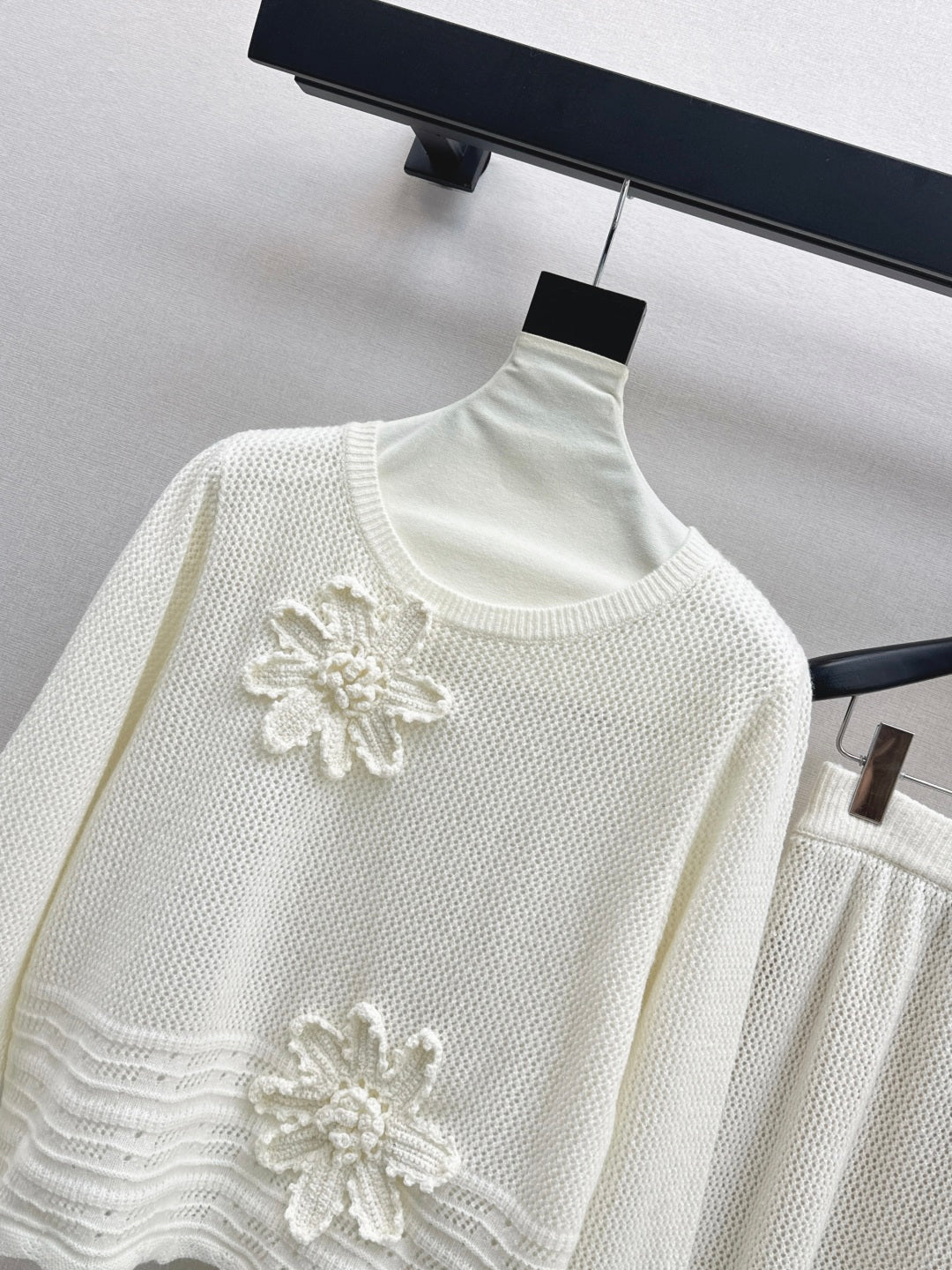 Va1en NEW knitted suit