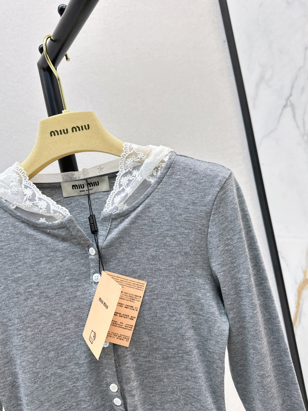 Miu NEW Hooded bottoming shirt