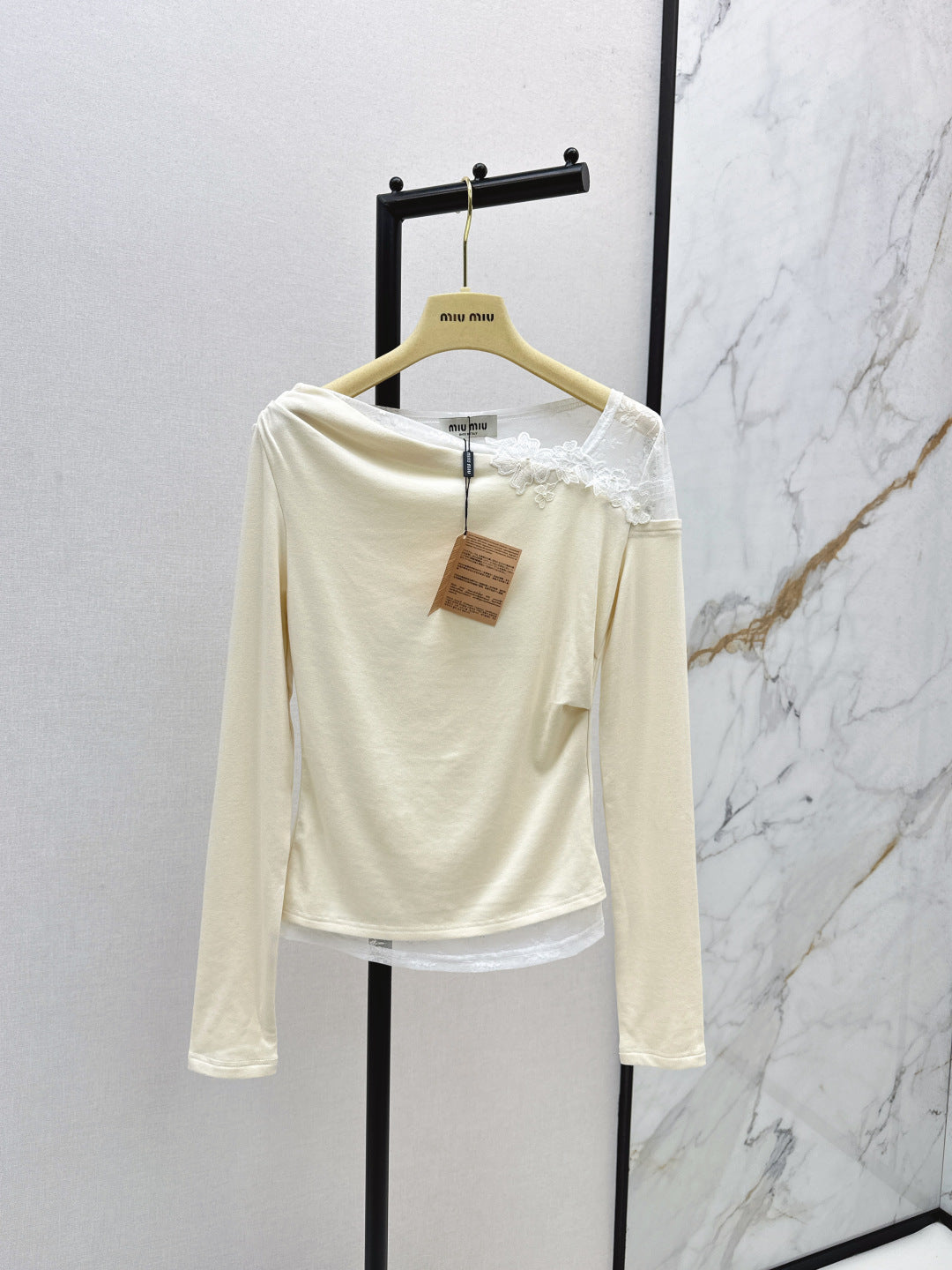 Miu NEW Lace base shirt