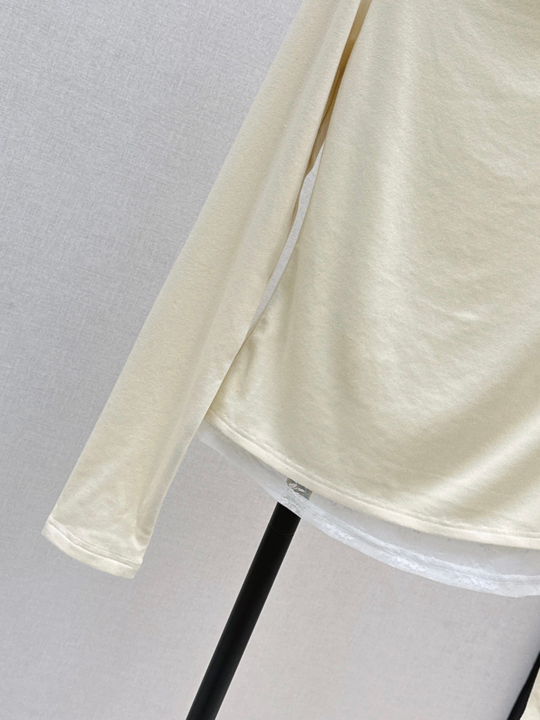 Miu NEW Lace base shirt