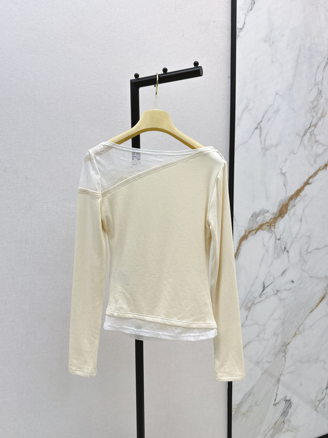 Miu NEW Lace base shirt