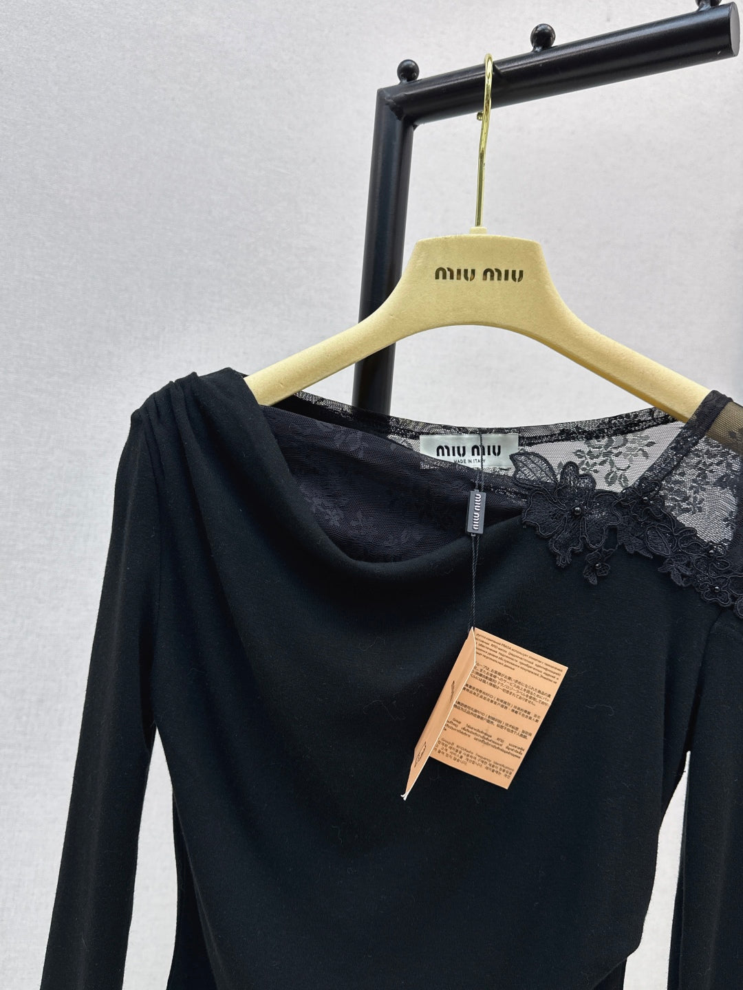 Miu NEW Lace base shirt