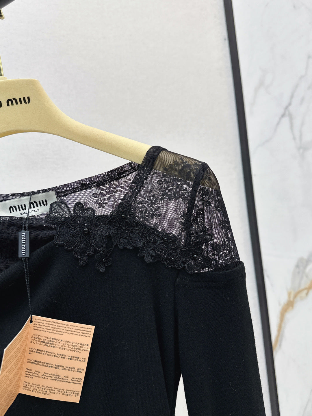 Miu NEW Lace base shirt