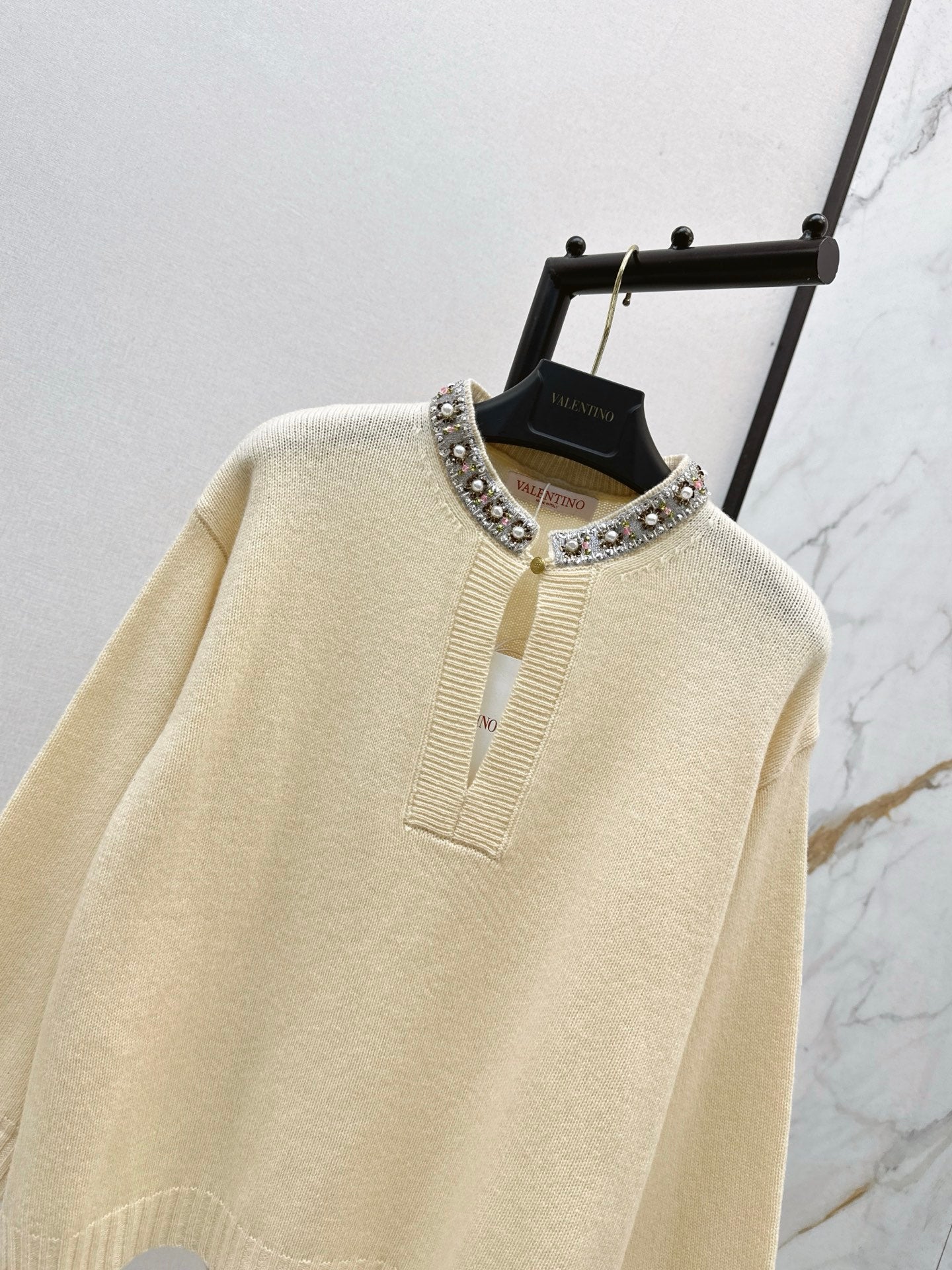 Va1en NEW wool sweater