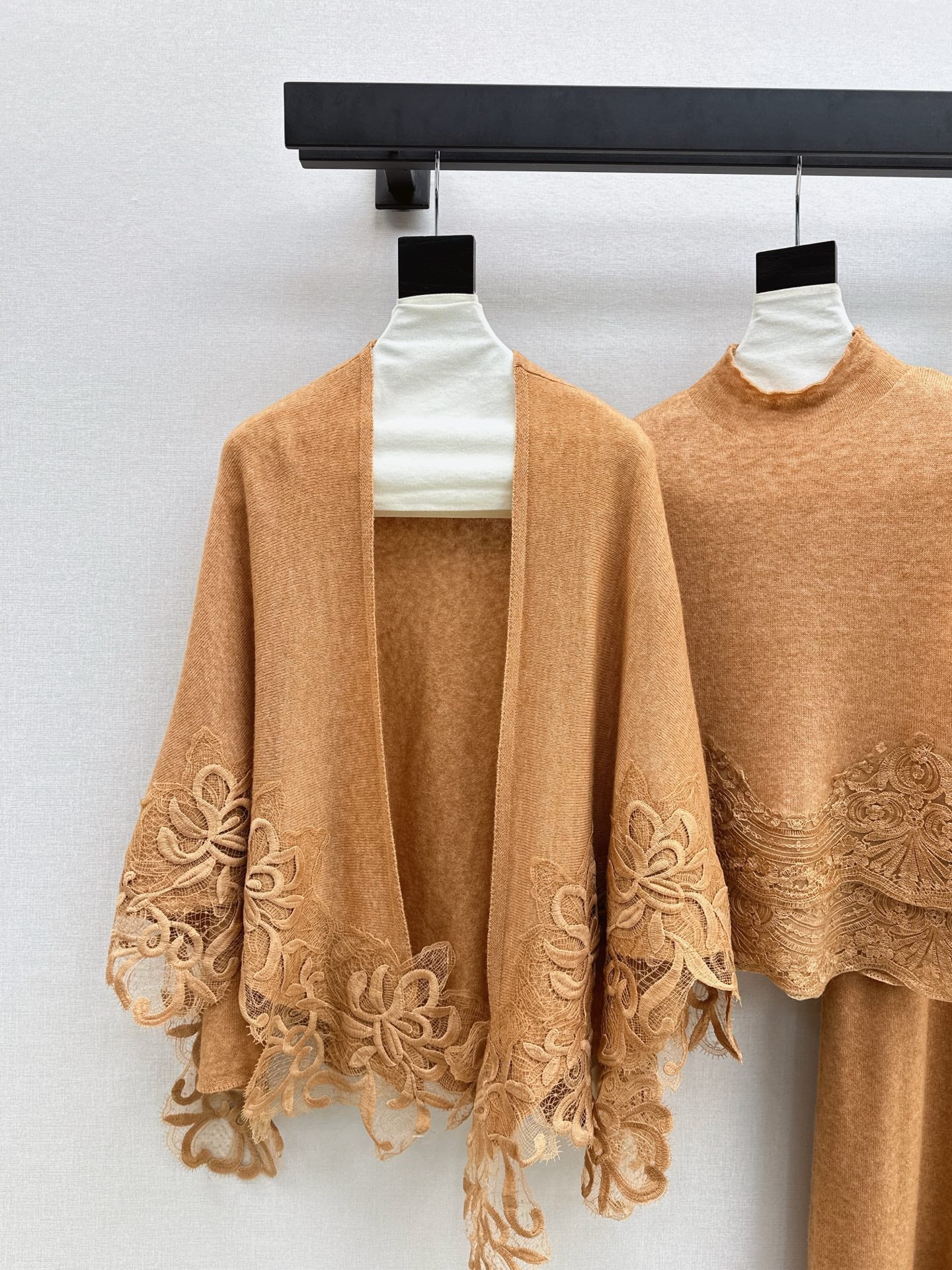 ES NEW  Lace knit suit