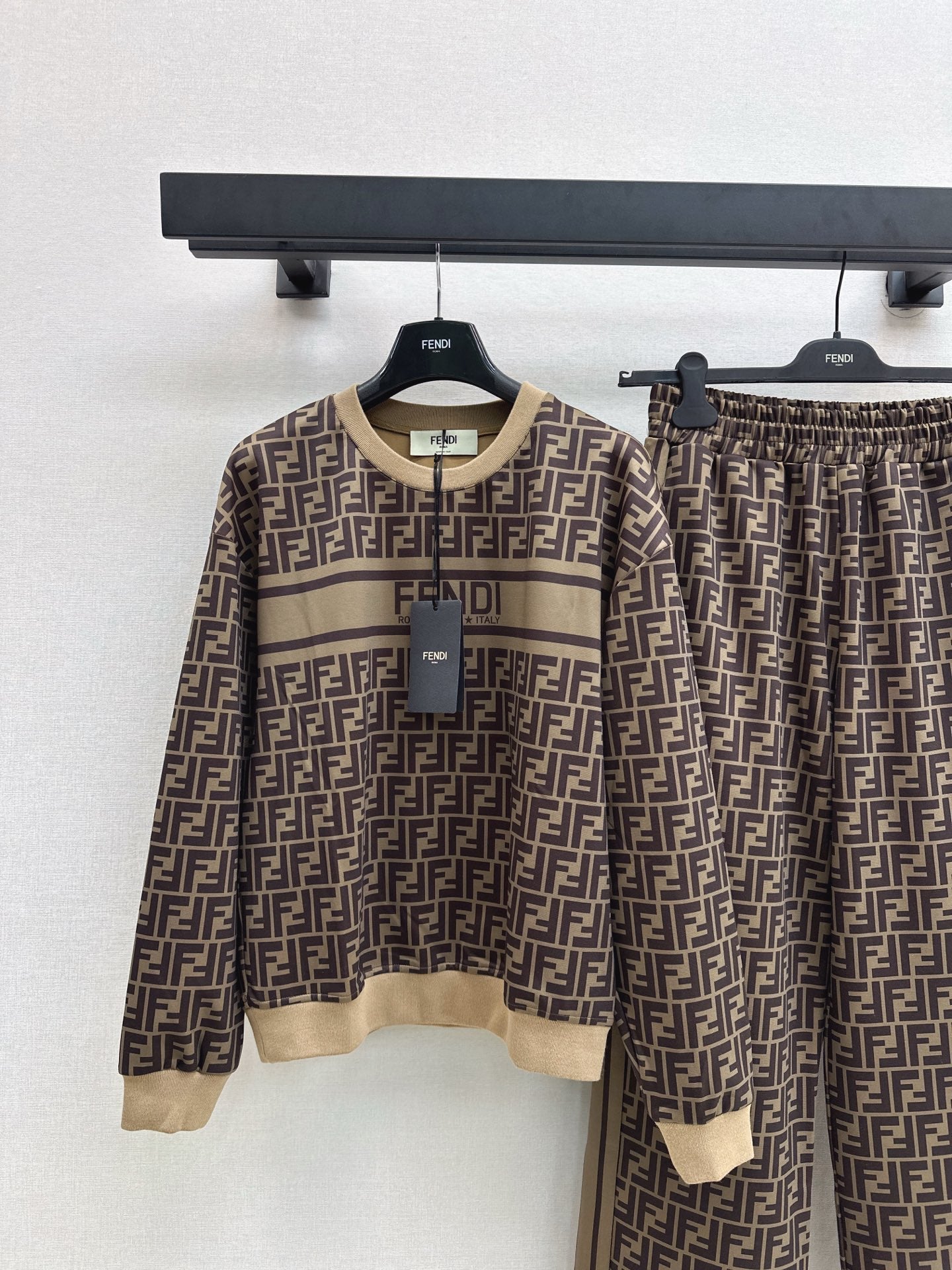 CD NEW  Classic presbyopia suit