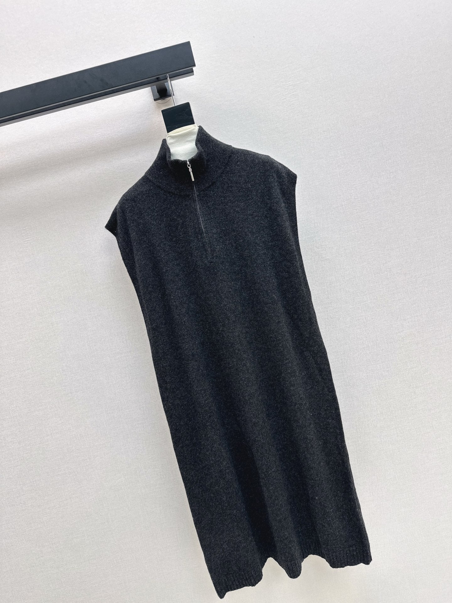 Herm NEW Wool sleeveless dress