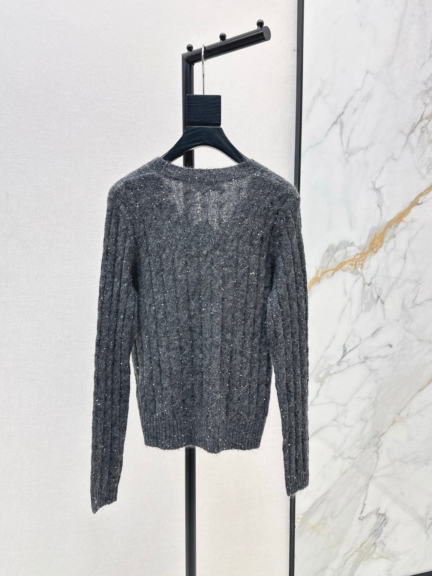Brun NEW V-neck sweater