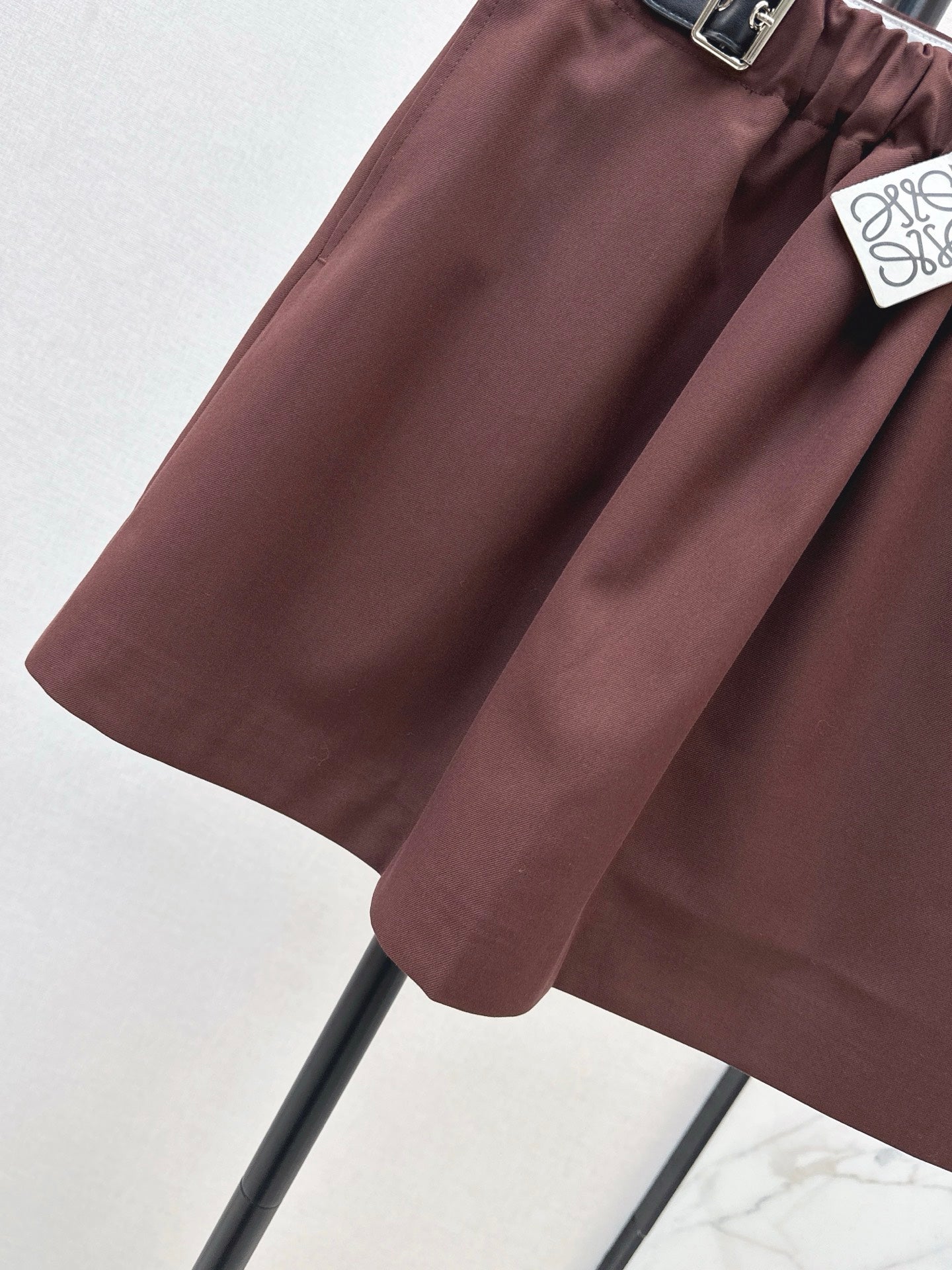 Loe NEW High-waisted skirt