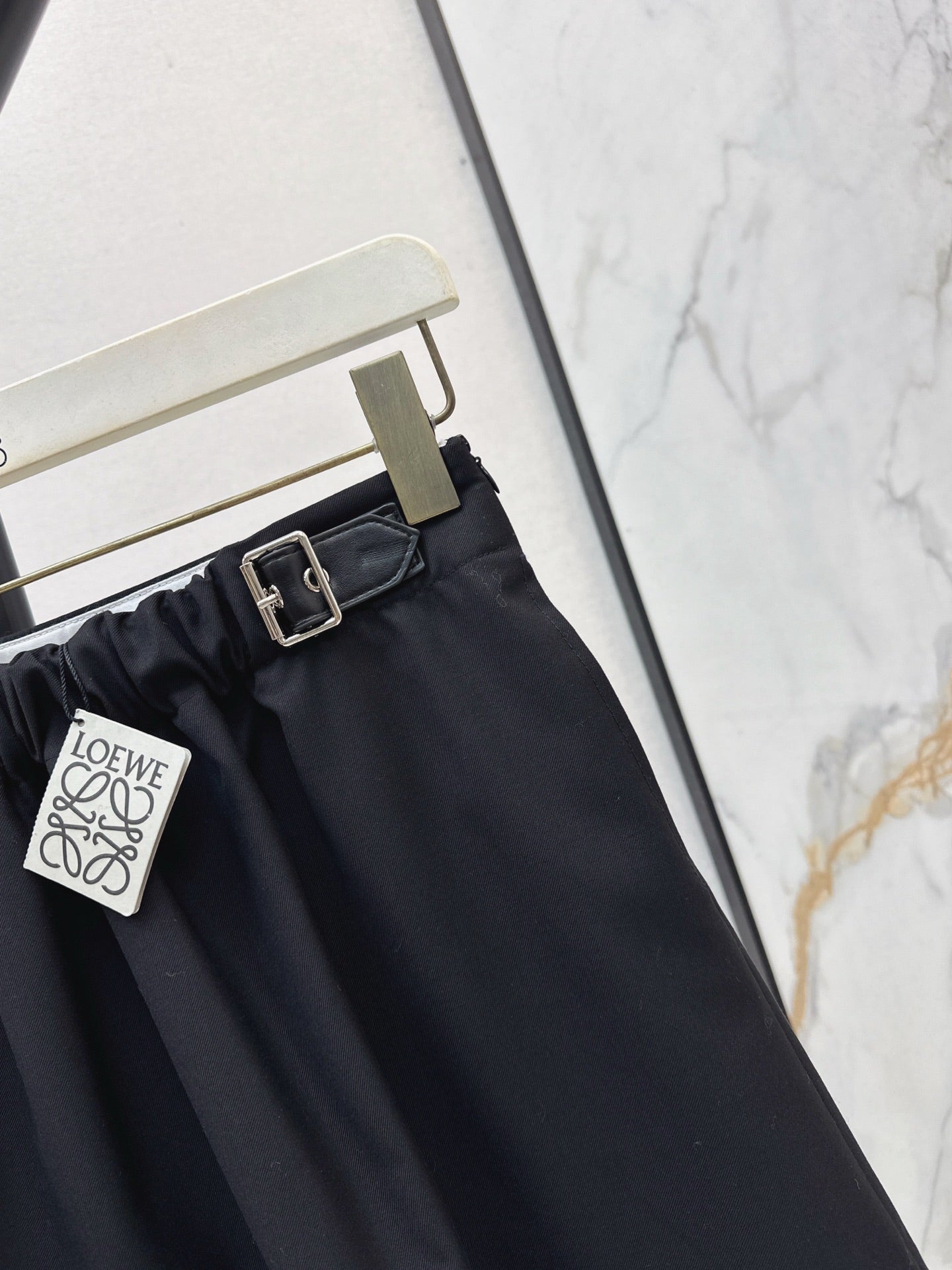 Loe NEW High-waisted skirt