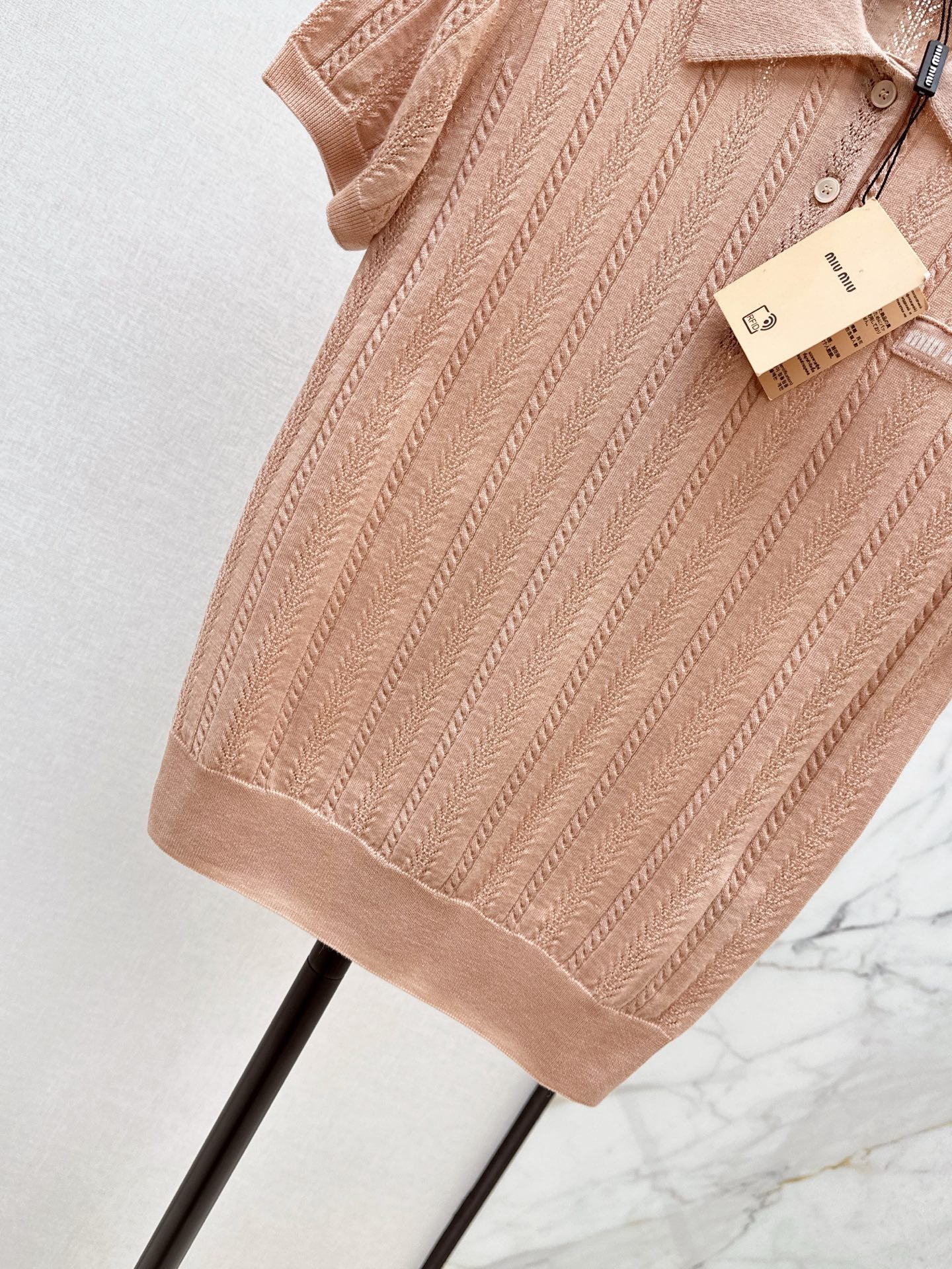 Loe NEW POlO sweater