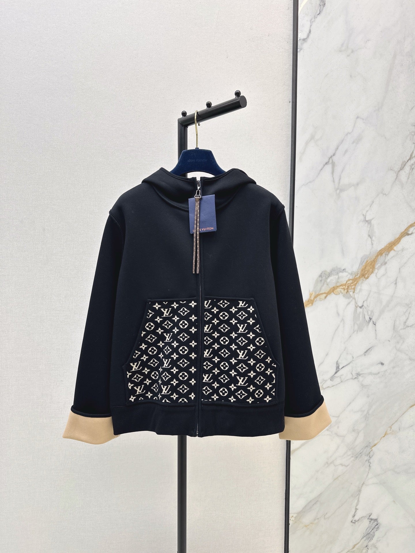 Louis NEW Hooded zip-up jacket