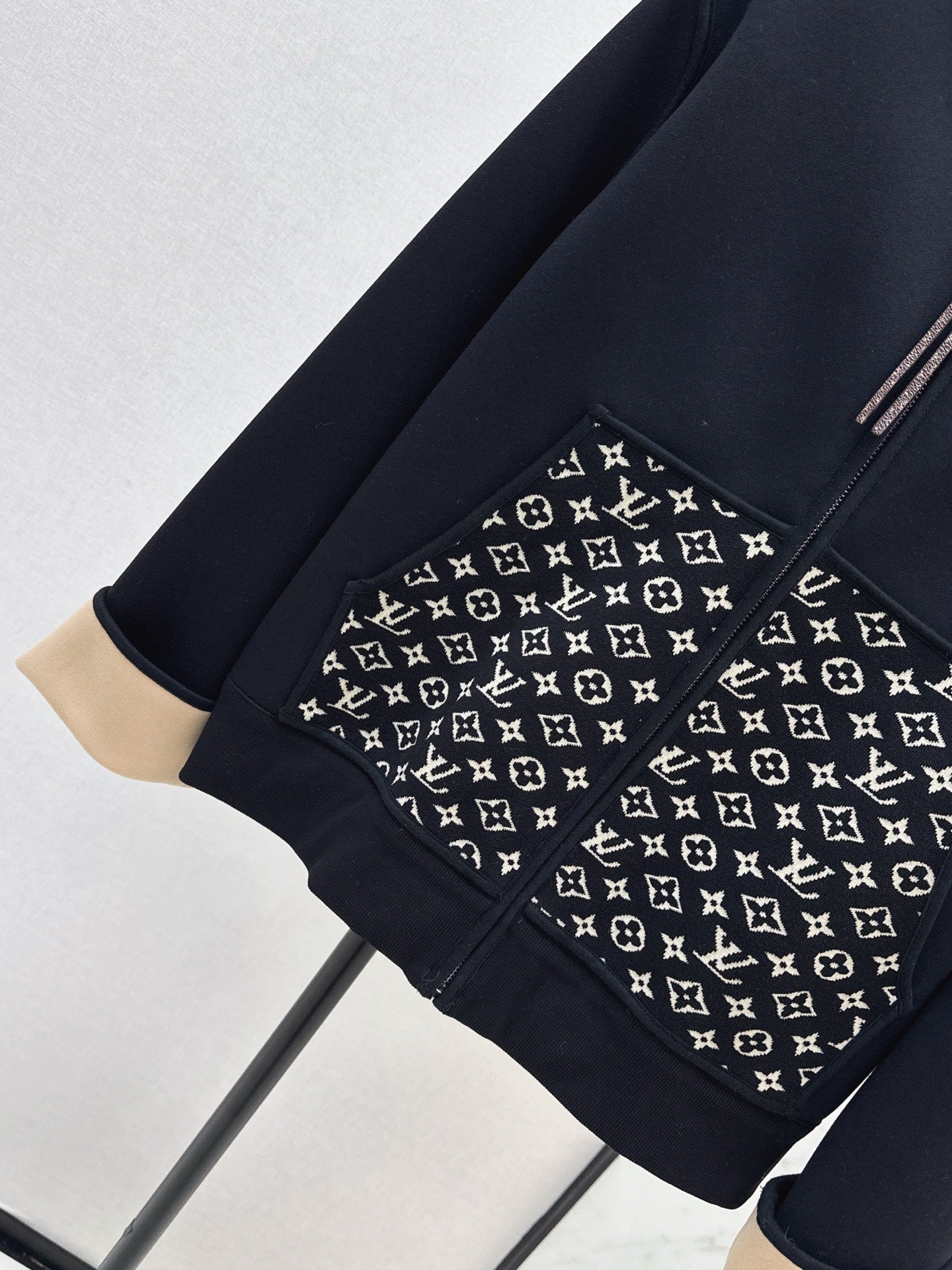 Louis NEW Hooded zip-up jacket