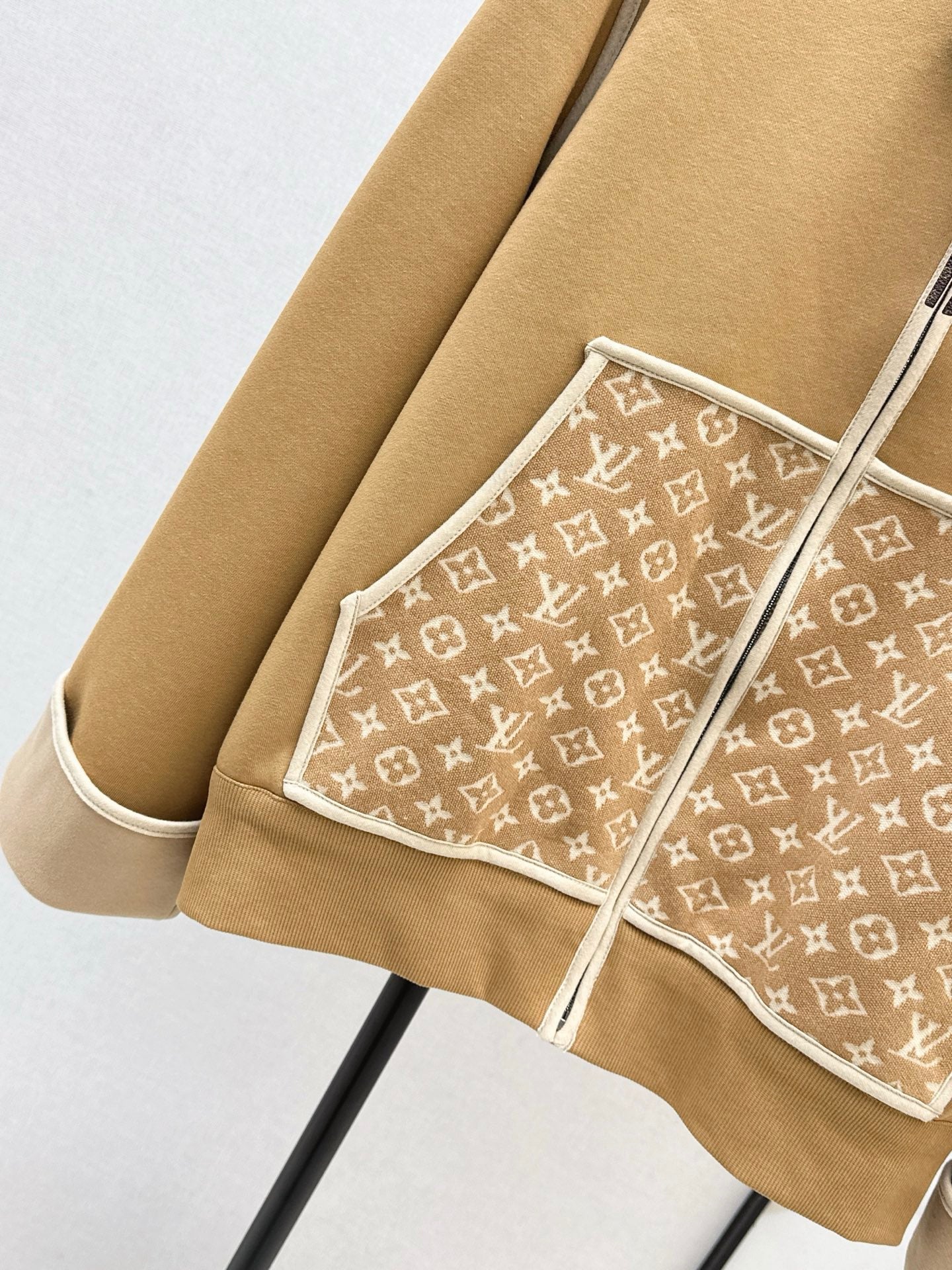 Louis NEW Hooded zip-up jacket