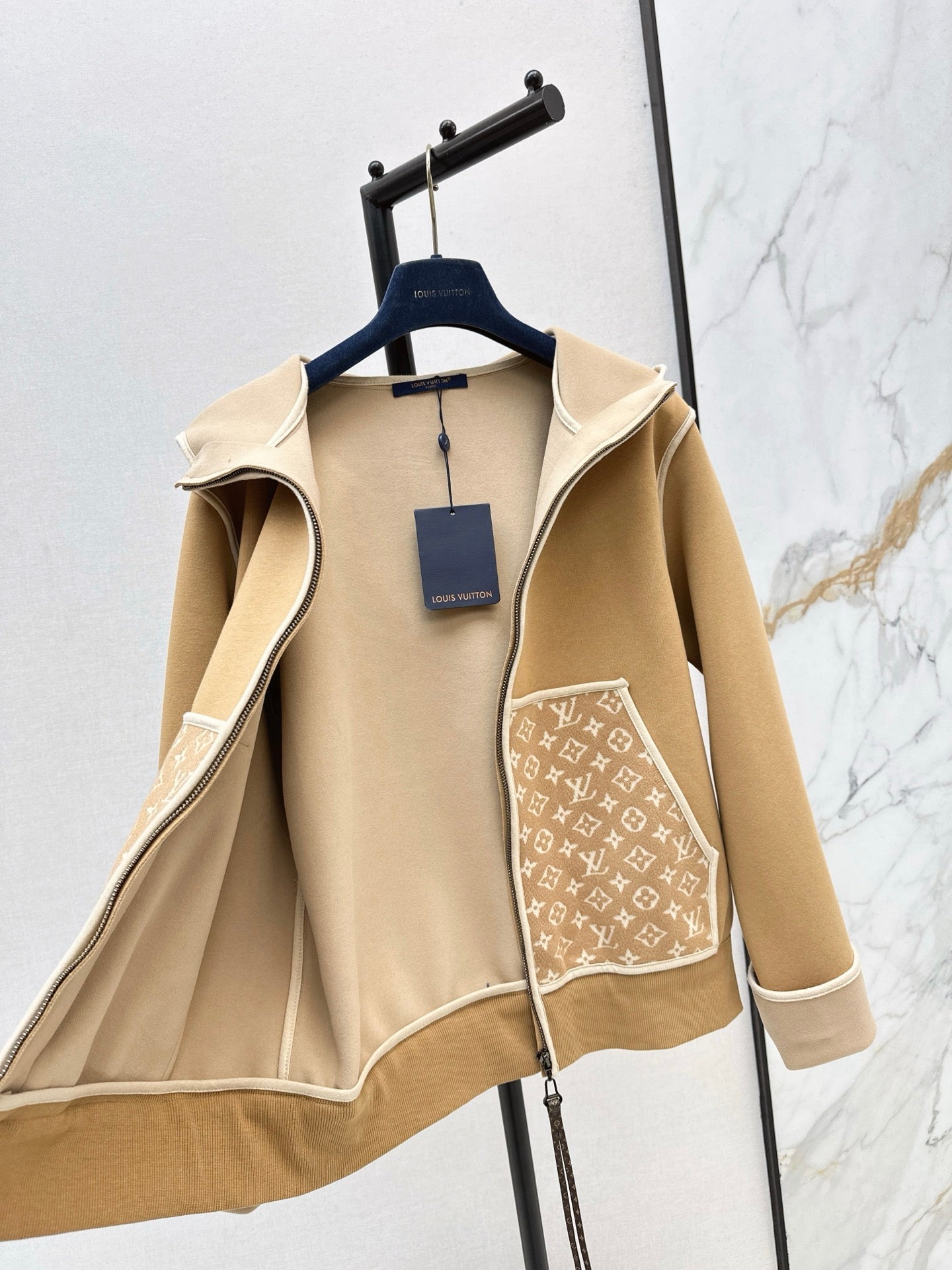 Louis NEW Hooded zip-up jacket