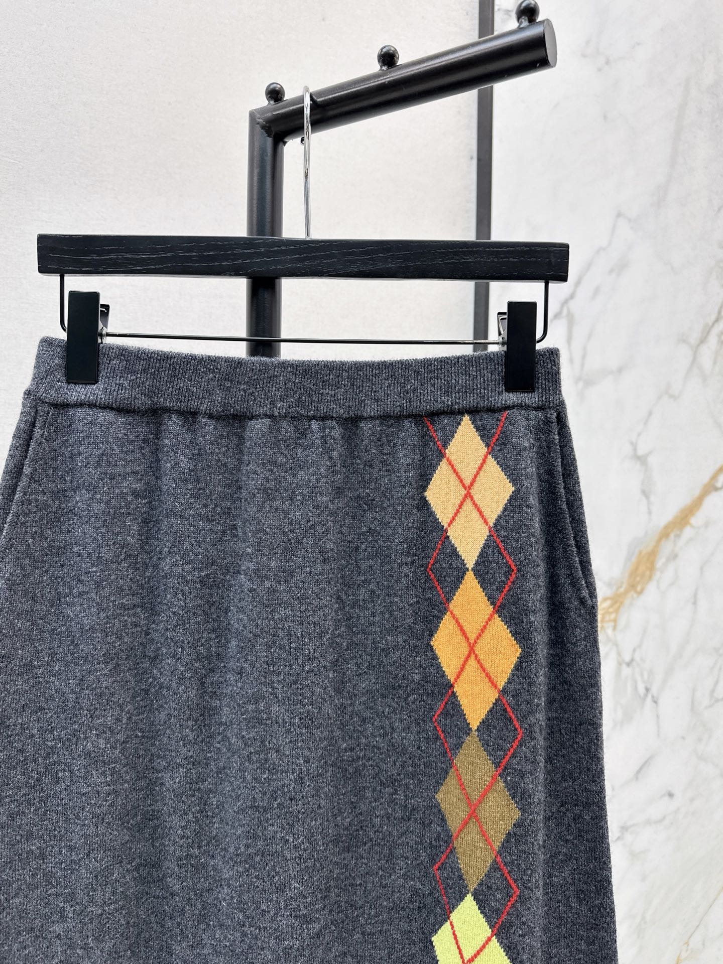 ER NEW Cashmere long skirt