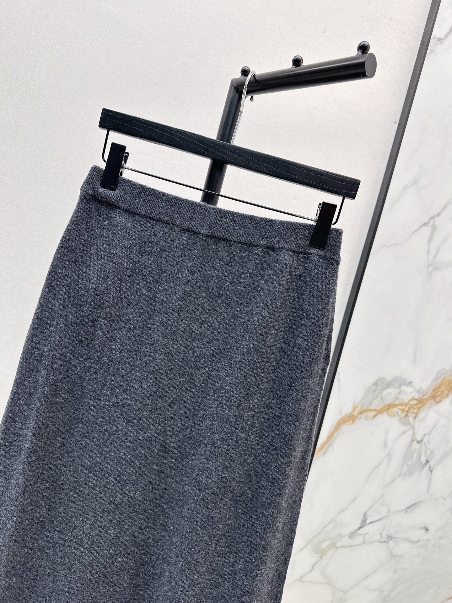 ER NEW Cashmere long skirt