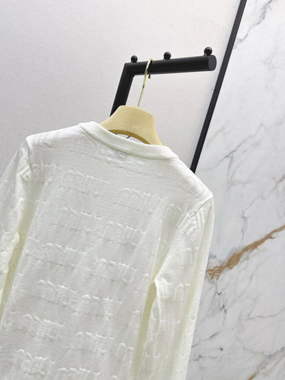 Miu NEW Knit a sweater