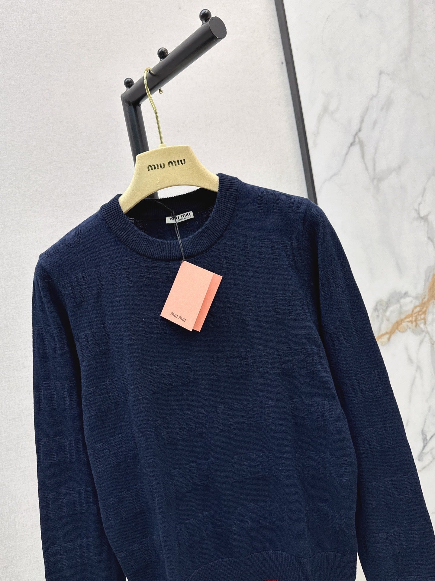 Miu NEW Knit a sweater