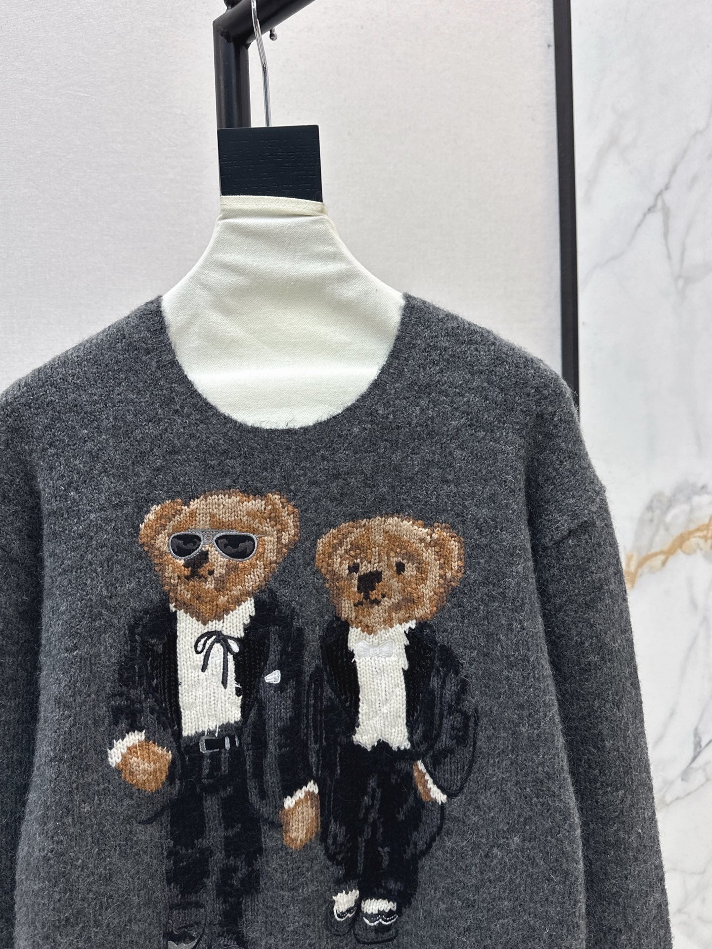 Ral NEW Crew neck sweater