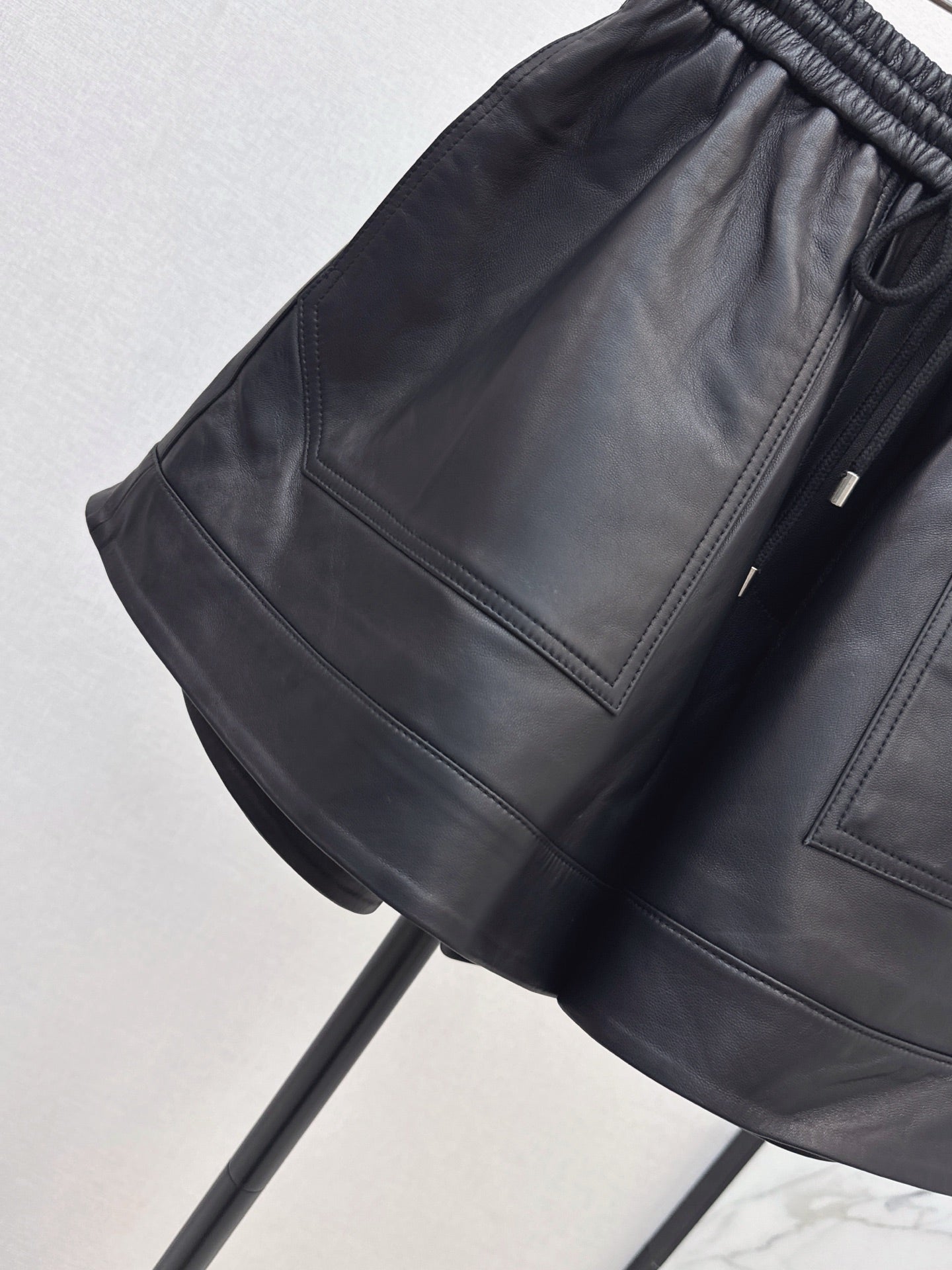 Loe NEW Sheepskin shorts