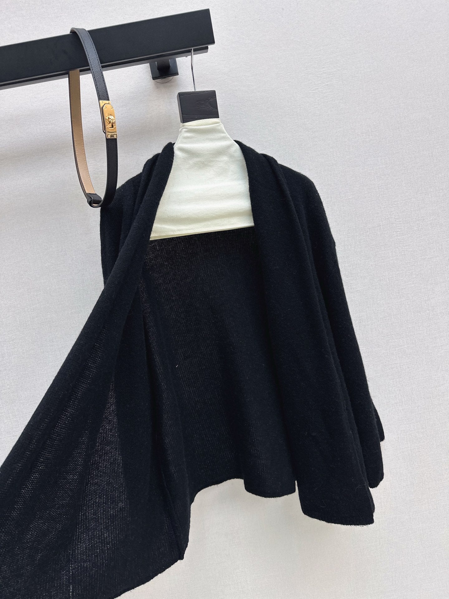 Herm NEW Wool Yarn Cardigan