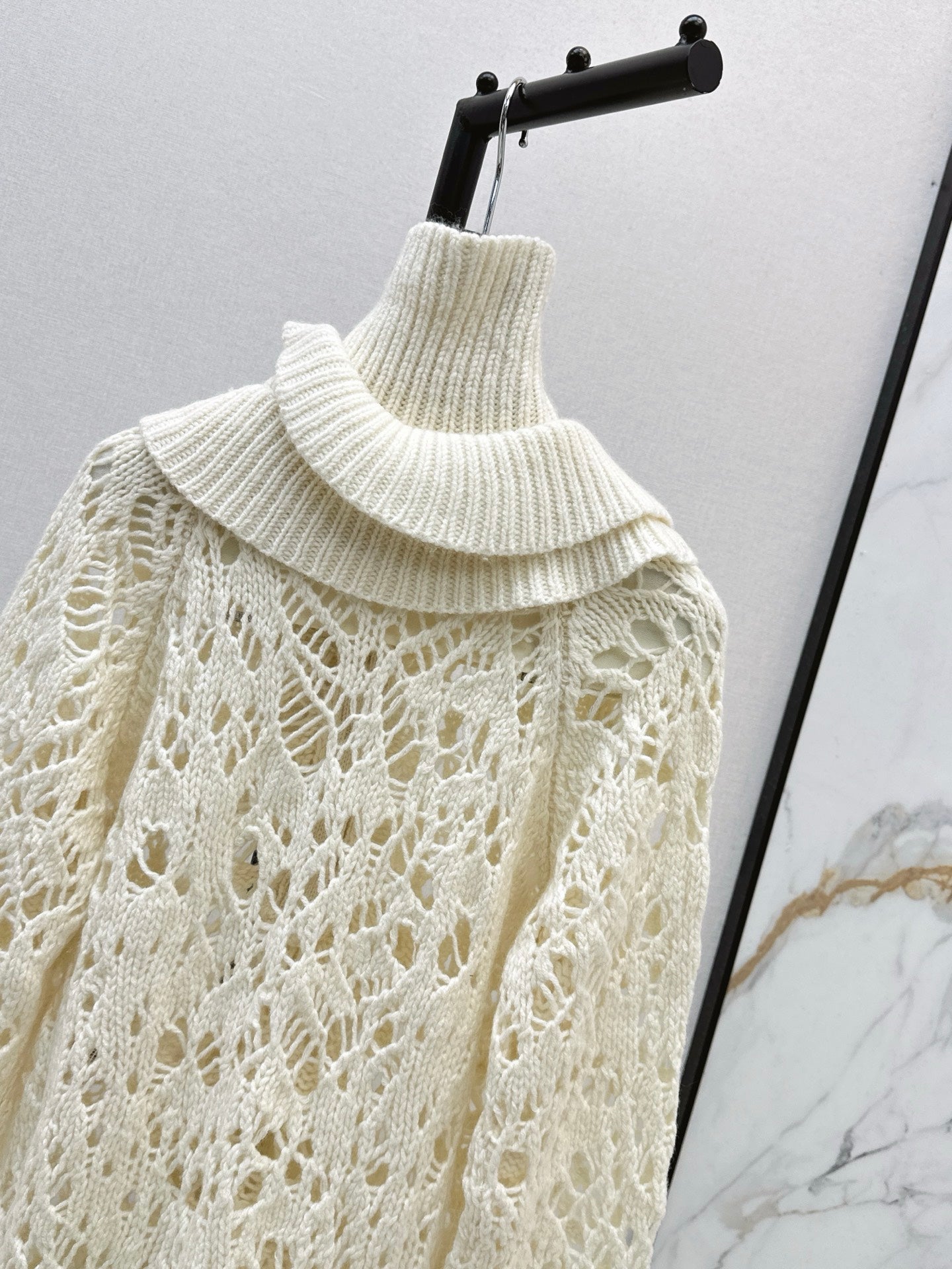 CD NEW Cashmere knitted cardigan