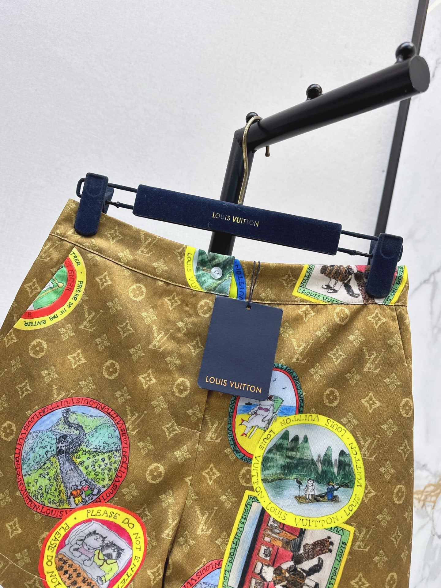 Louis NEW Floral shorts