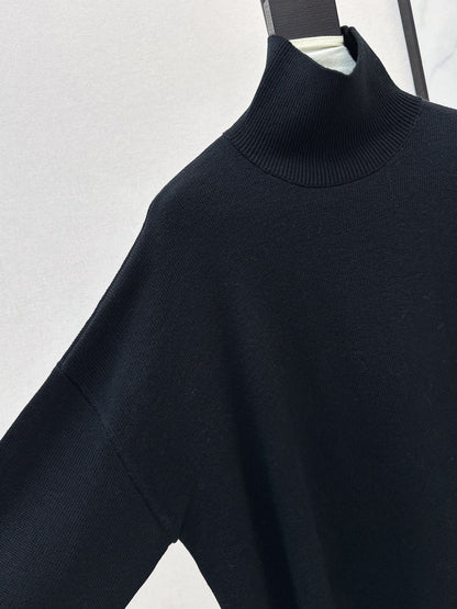 Max NEW Wool knitted sweater