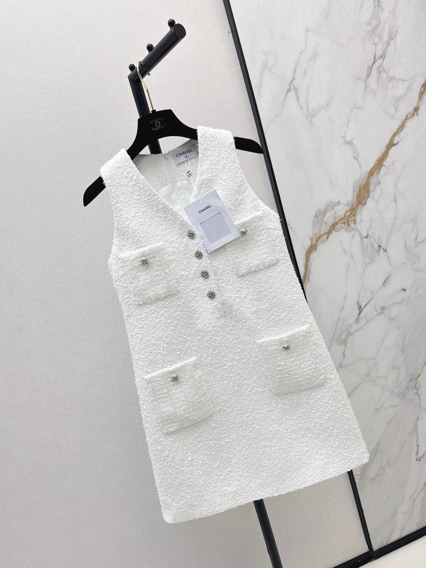 Chan NEW Sleeveless dress