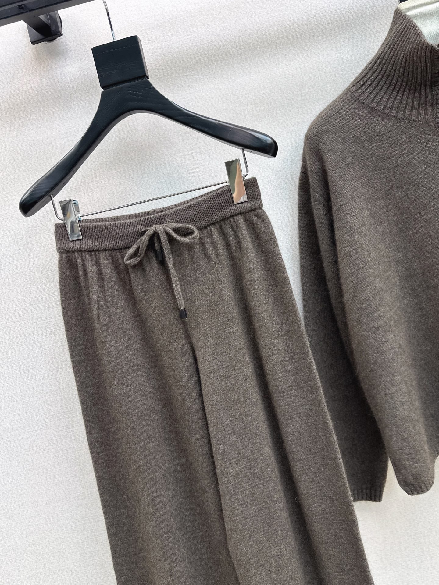 Max NEW knitted suit