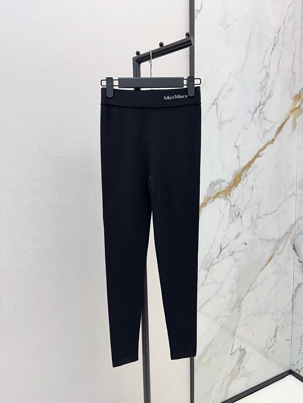 Max NEW Knitted leggings