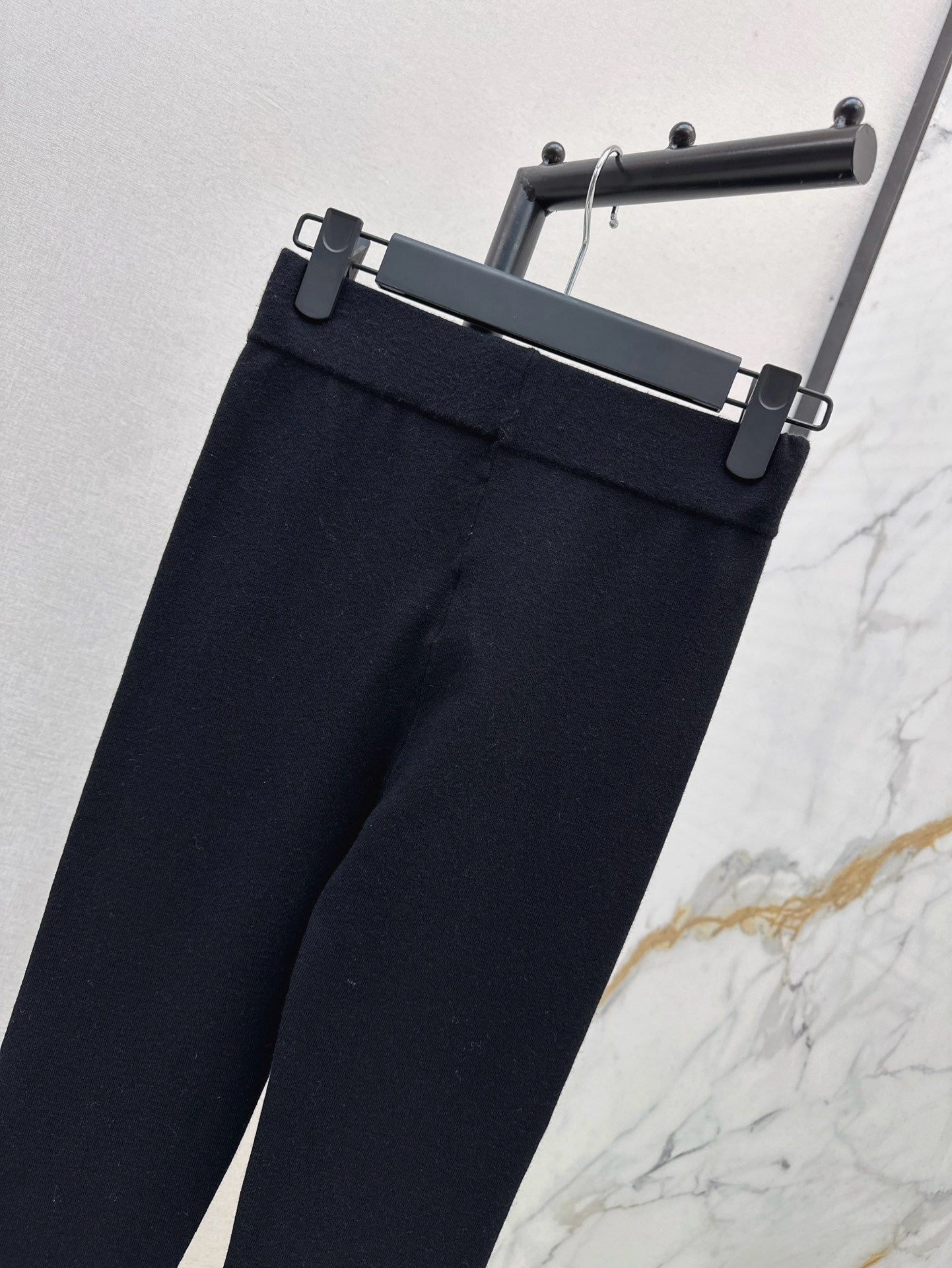 Max NEW Knitted leggings